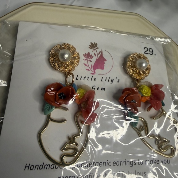 Handmade Flower girl  Earrings - Picture 5 of 5